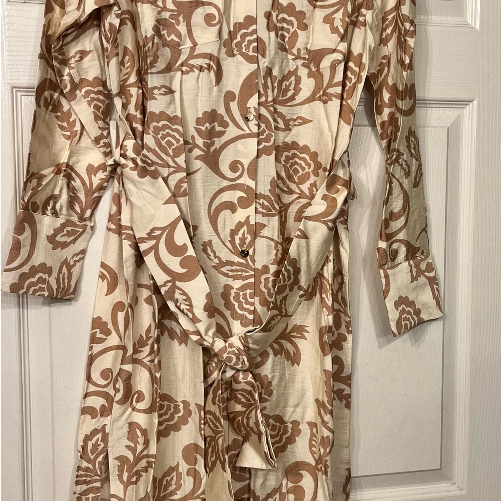 Elegant Floral Beige Dress - Picture 4 of 6